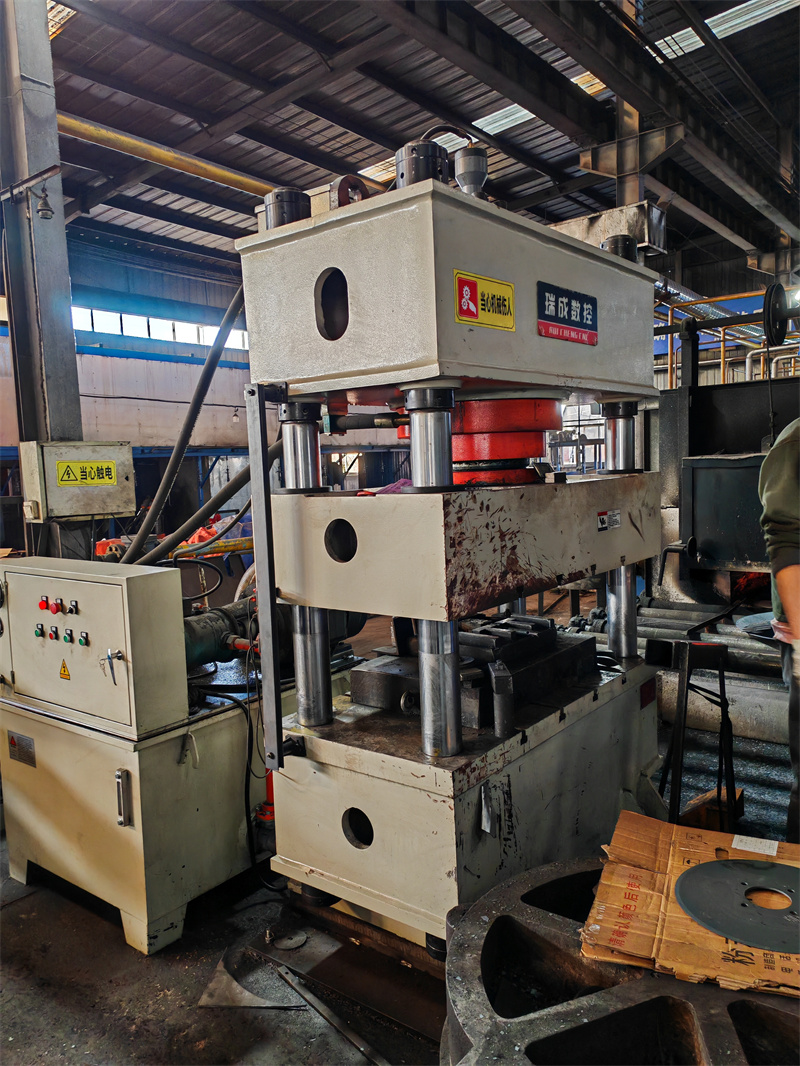 250吨浙江台州三梁四柱液压机 客户回传视频